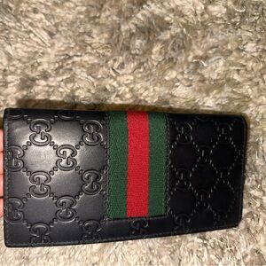Gucci Black Embossed Leather Card Holder with Green and Red Stripe